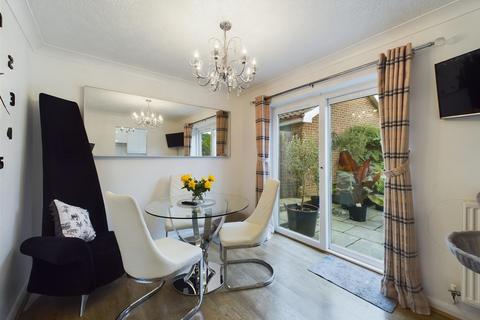2 Baxter Close, Maidenbower, Crawley, RH10 7XE