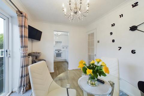 2 Baxter Close, Maidenbower, Crawley, RH10 7XE