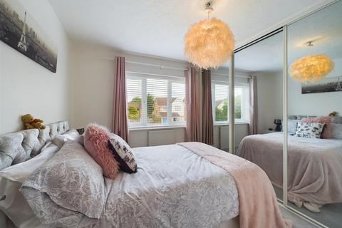 2 Baxter Close, Maidenbower, Crawley, RH10 7XE
