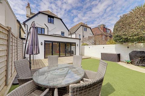 4 bedroom detached house for sale, Grand Avenue, Worthing BN11