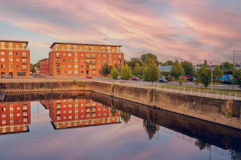 undefined, Worcester WR5