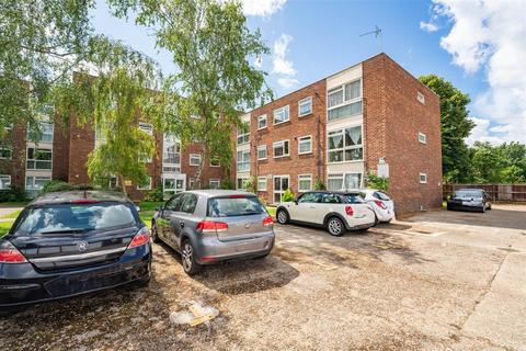 36 Azalea Close, London, W7 3QA
