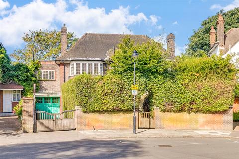 6 bedroom house for sale, Burgess Hill, The Hocrofts, NW2