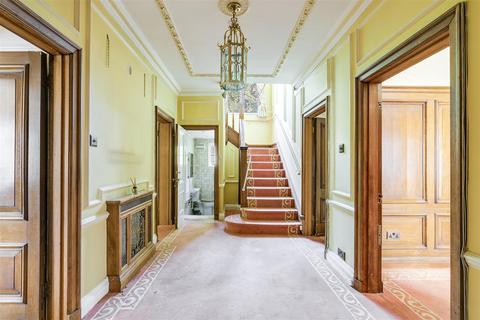 6 bedroom house for sale, Burgess Hill, The Hocrofts, NW2