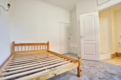 Flat 2, 4 Hayes Lane, Bromley, BR2 9EB