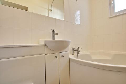 Flat 2, 4 Hayes Lane, Bromley, BR2 9EB