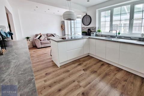 68 Hendre Road, Pencoed, Bridgend, CF35 6TN
