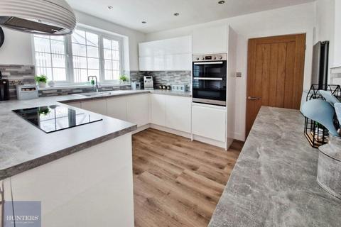 68 Hendre Road, Pencoed, Bridgend, CF35 6TN