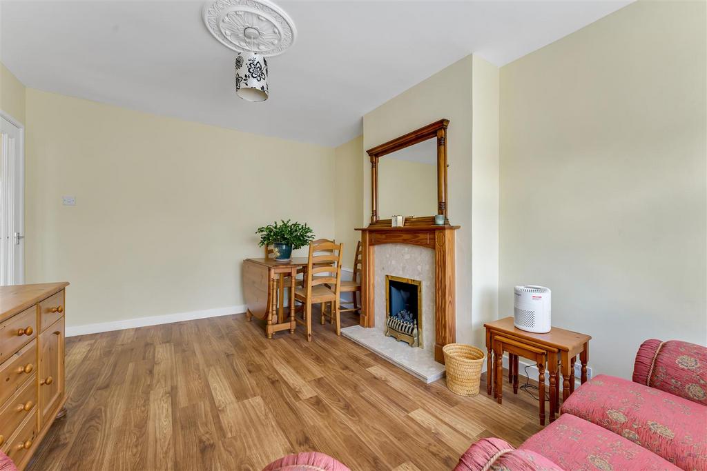 Foxhunter Drive, Oadby 2 bed semidetached bungalow for sale £230,000