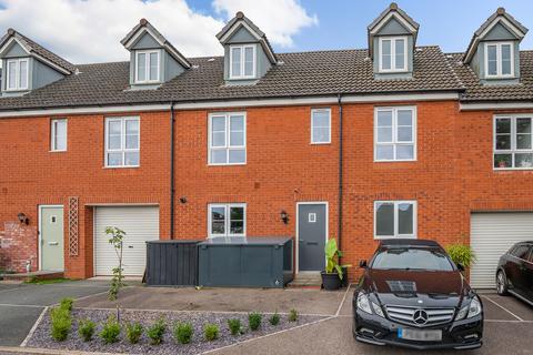 45 Blakeslee Drive, Exeter, EX2 7FN