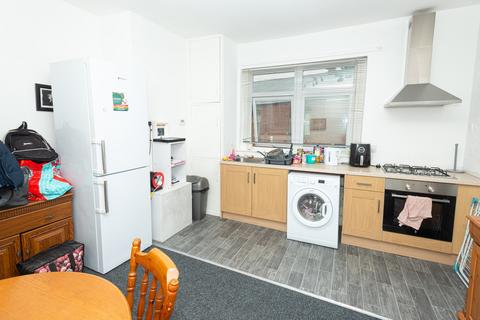 3 bedroom flat for sale, Bartholomew Street, Wombwell S73