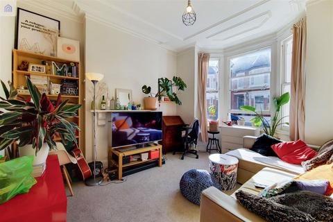 1 bedroom apartment to rent, Jedburgh Street, Battersea