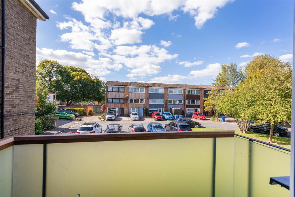 20 Chantry Close-10.jpg