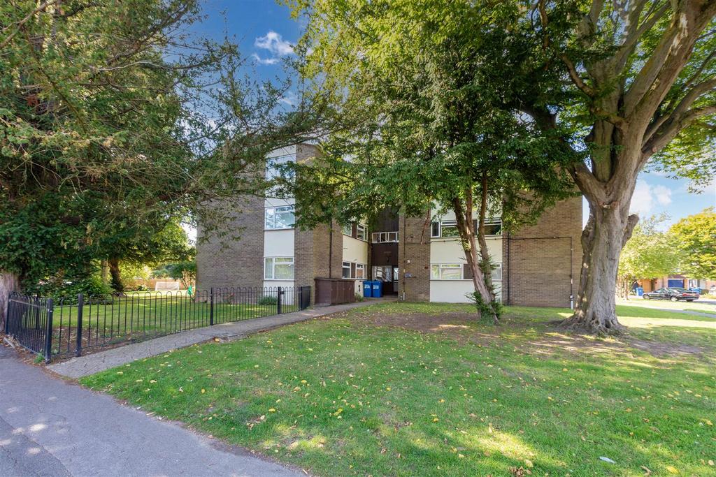 20 Chantry Close-8.jpg