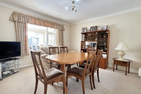 64 Aspin Oval, Knaresborough, HG5 8EL