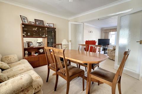 64 Aspin Oval, Knaresborough, HG5 8EL