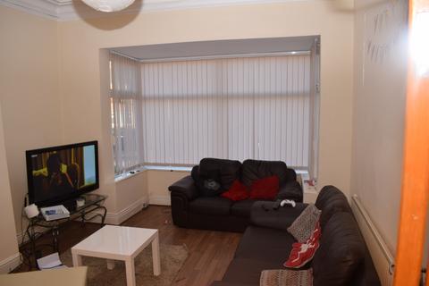 1 bedroom house to rent, Room 5, 112 Woodsley Road   Leeds West Yorkshire