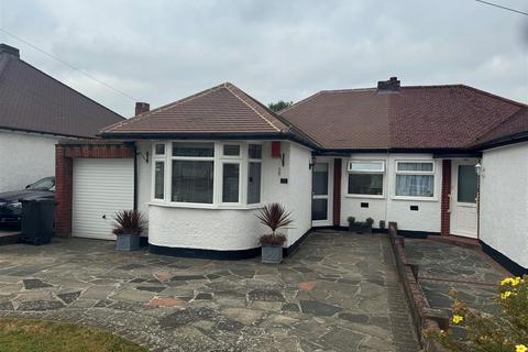 2 bedroom bungalow to rent, Andover Road, Orpington