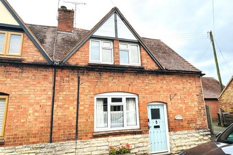 2 bedroom end of terrace house for sale, Main Street, Offenham, Evesham