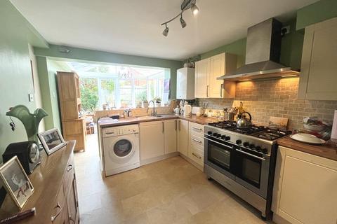 2 bedroom end of terrace house for sale, Main Street, Offenham, Evesham