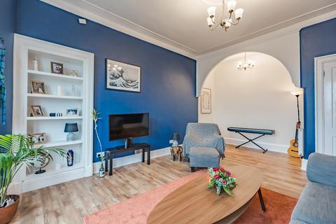 1 bedroom flat for sale, Clarkston Road, Flat 3/2, Muirend, Glasgow, G44 3LL