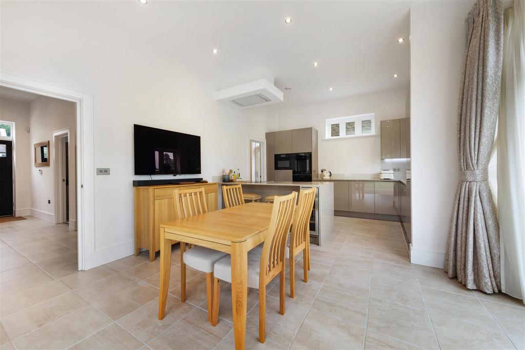 Impressive Kitchen/Family/Breakfast Area