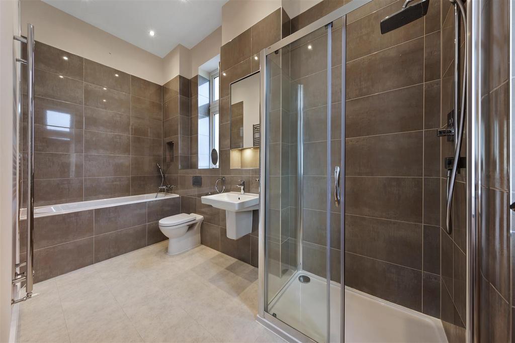 En Suite Bathroom