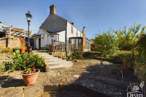 3 bedroom semi-detached house for sale, Victoria Street, Cinderford