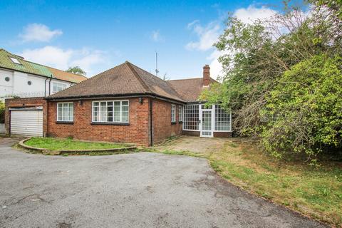 3 bedroom bungalow to rent, Church Lane, Loughton, IG10