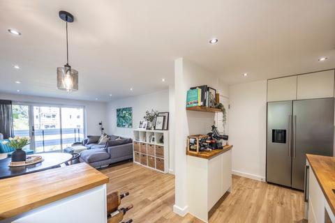 2 bedroom flat for sale, Wat Tyler Road, London, SE10 8AU