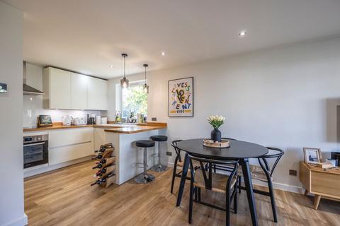 2 bedroom flat for sale, Wat Tyler Road, London, SE10 8AU