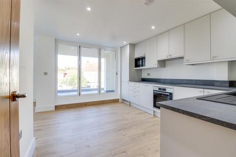 2 bedroom apartment for sale, St. Benets Road, Southend-On-Sea SS2