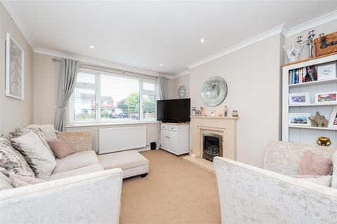 3 bedroom semi-detached house for sale, Snowdon Close, Kidderminster