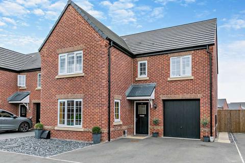 4 bedroom detached house for sale, Hawthorne Road, Normanton, West Yorkshire