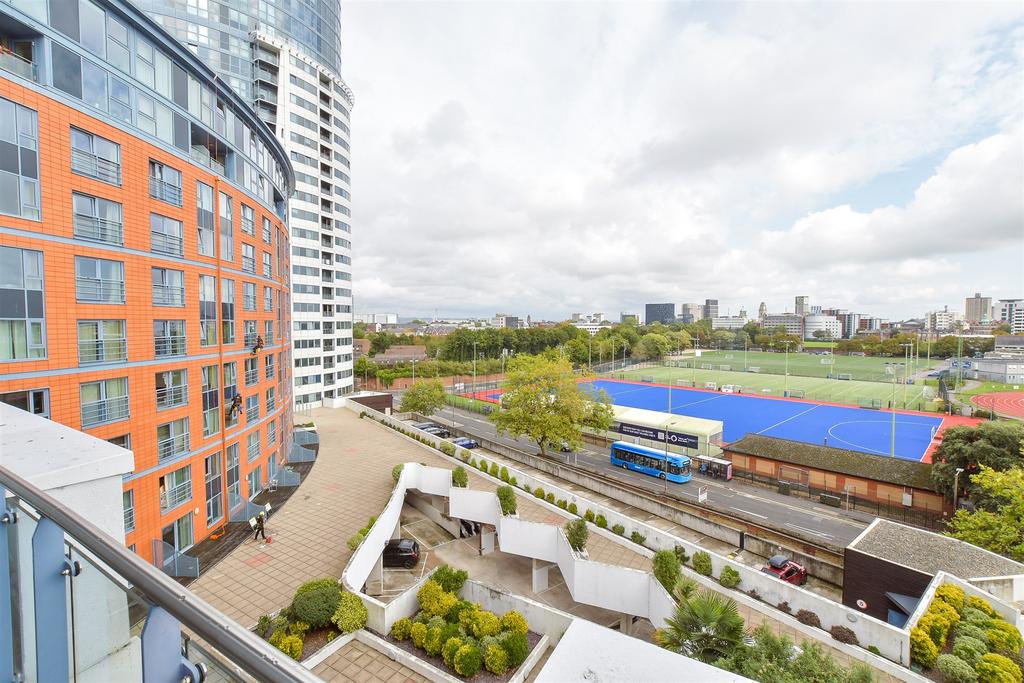 Gunwharf Quays, Portsmouth, Hampshire 2 bed duplex for sale £325,000