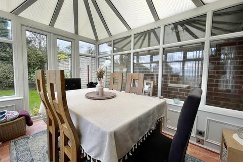 55 Beldon Lane, Bradford, BD7 4LF