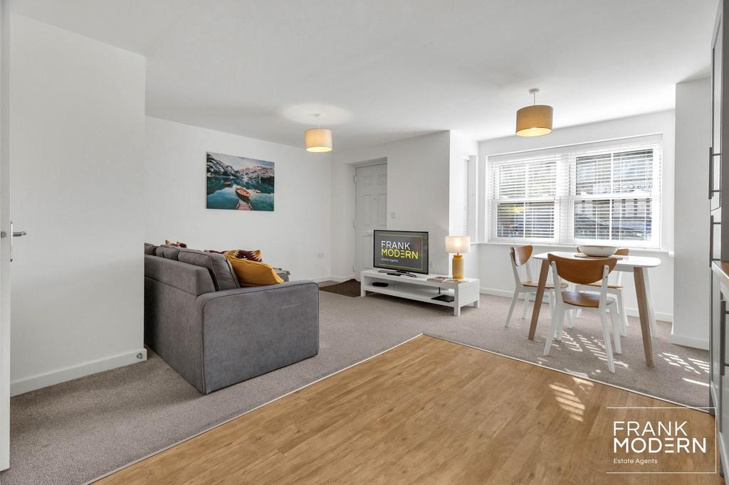 Lounge / Kitchen
