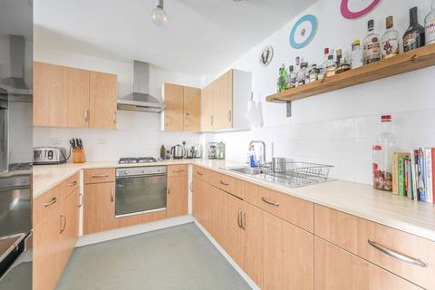 2 bedroom flat for sale, Poplar E14, Tower Hamlets, London, E14