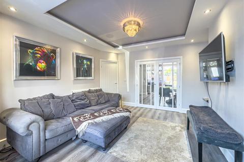 79 Thorpedene Gardens, Shoeburyness, Southend-on-sea, SS3 9JE