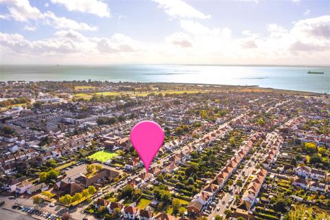 79 Thorpedene Gardens, Shoeburyness, Southend-on-sea, SS3 9JE