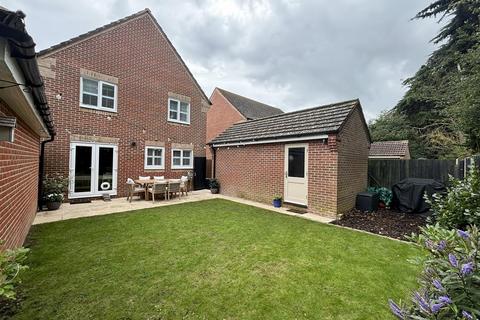 4 bedroom detached house for sale, Summerleigh Walk, Fareham PO14