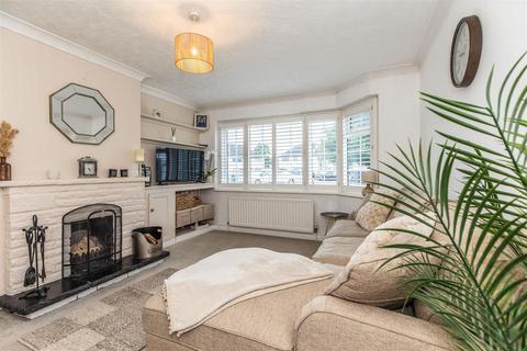 10 Shirley Close, Worthing, BN14 9BA