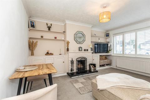 10 Shirley Close, Worthing, BN14 9BA