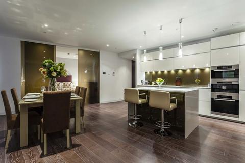 3 bedroom flat to rent, Strand, London WC2R