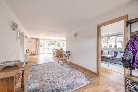 16 Ham Island, Old Windsor, Windsor, SL4 2JY