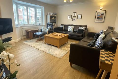 8 Constantine Close, Seaton, EX12 2XU