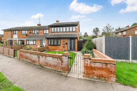 3 bedroom detached house for sale, Baccara Grove, Milton Keynes MK2