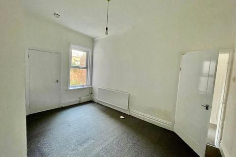 2 bedroom flat to rent, Eden House Road, Sunderland SR4