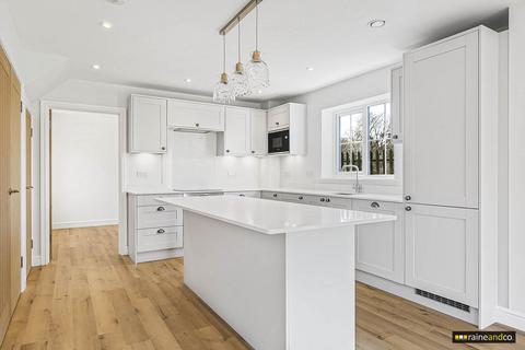 undefined, Bull Stag Green, Hatfield