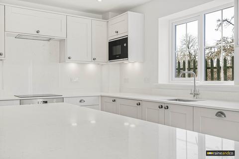 undefined, Bull Stag Green, Hatfield